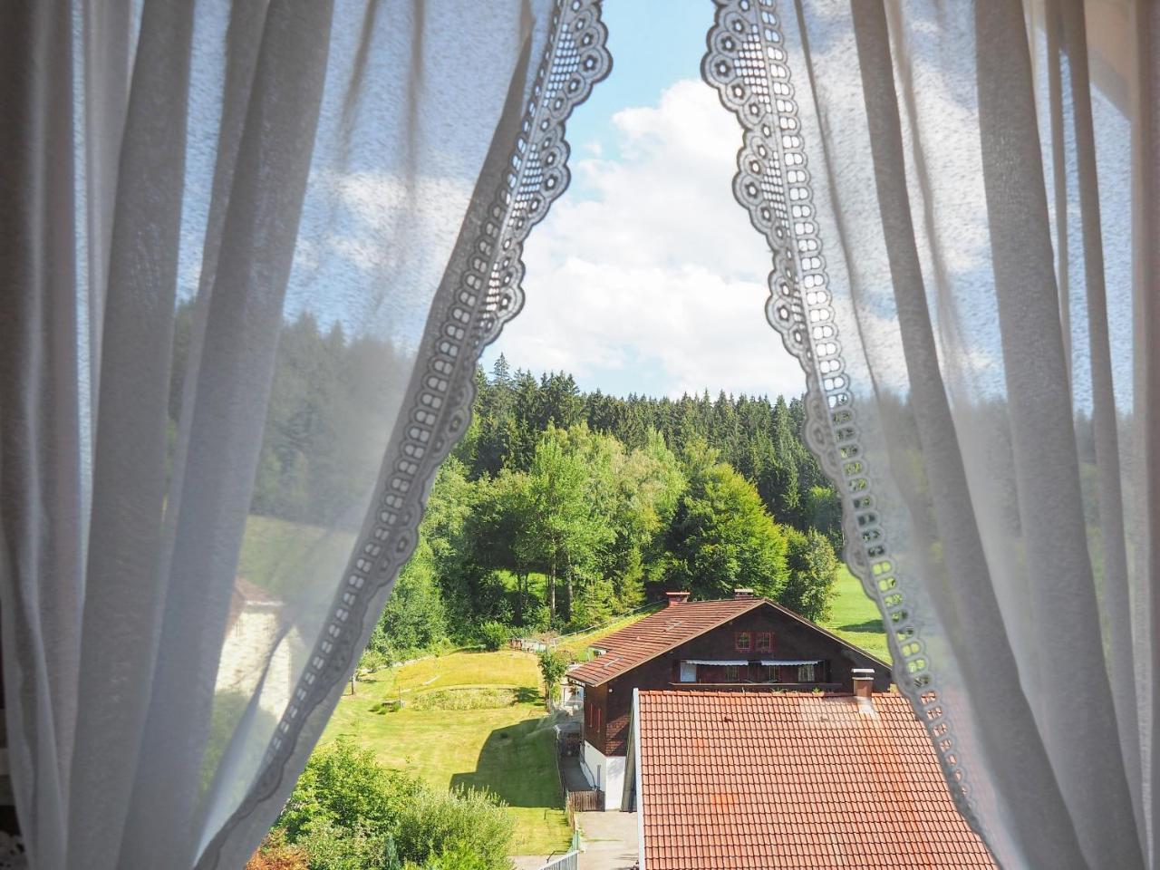 Landgasthof Zum Schwarzen Grat Isny im Allgau Exterior photo